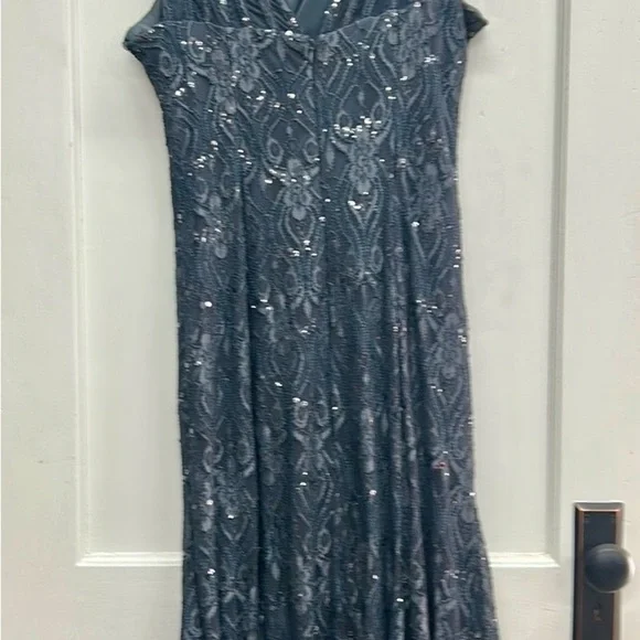 R&M Richards Gray Short Sleeve Wedding Dress - Picture 10 of 10